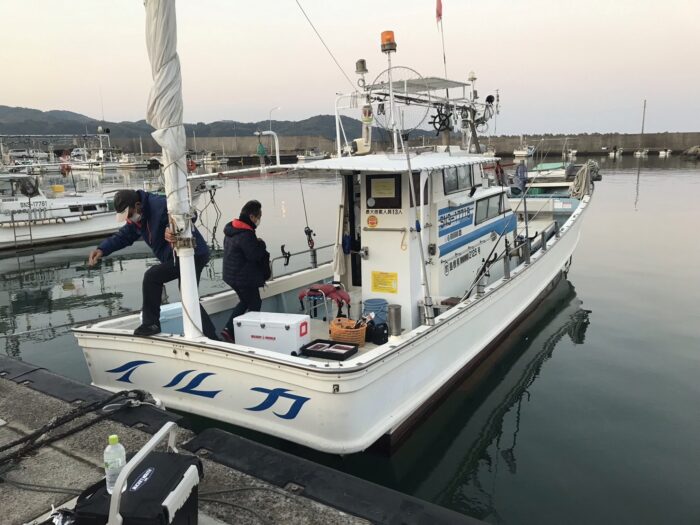 会社メンバーで【海釣り】行きました。